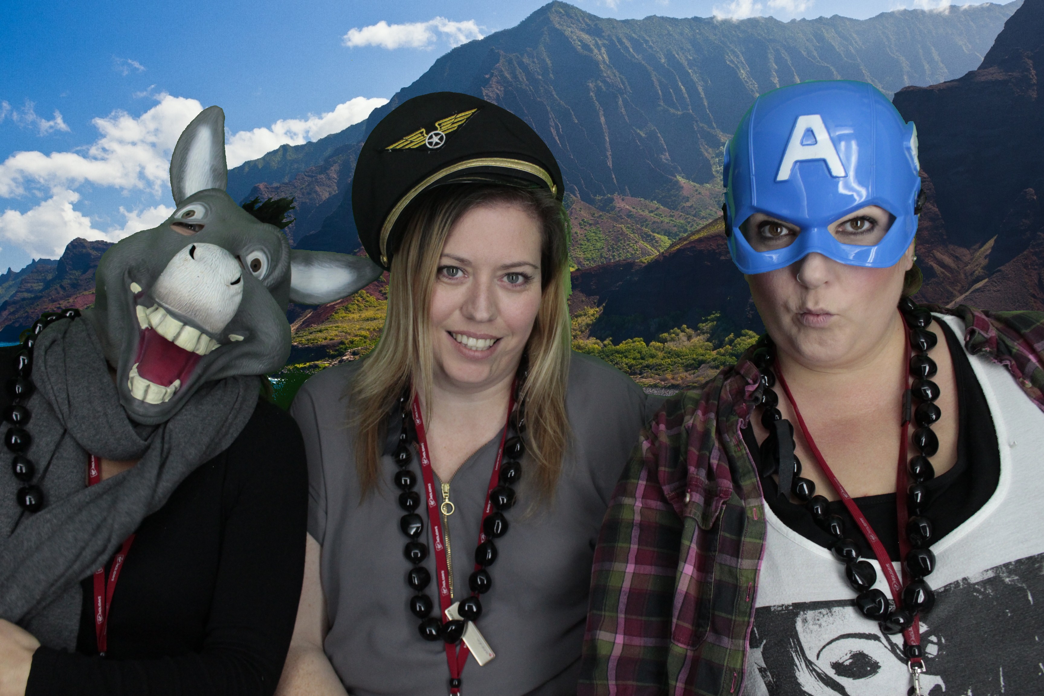 Hawaii Theme Virgin Holidays | View more photos from the event at gallery.myphotoboothexperience.co.uk/u/MyPhotoBoothExperienceLtd/Hawaii-Theme-Virgin-Holidays